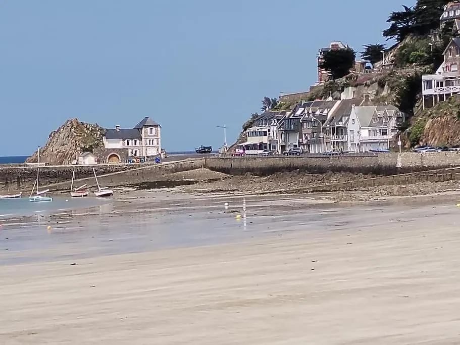 Appartement Neuf Classe, Balcon Et Petite Vue Mer Pleneuf-Val-Andre 0*,  France